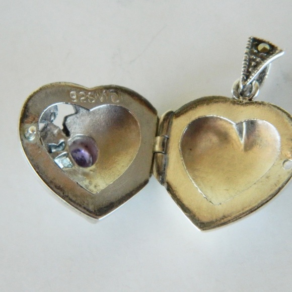 Vintage Solid 925 Sterling Silver Marcasite Amethyst Locket - Picture 3 of 4
